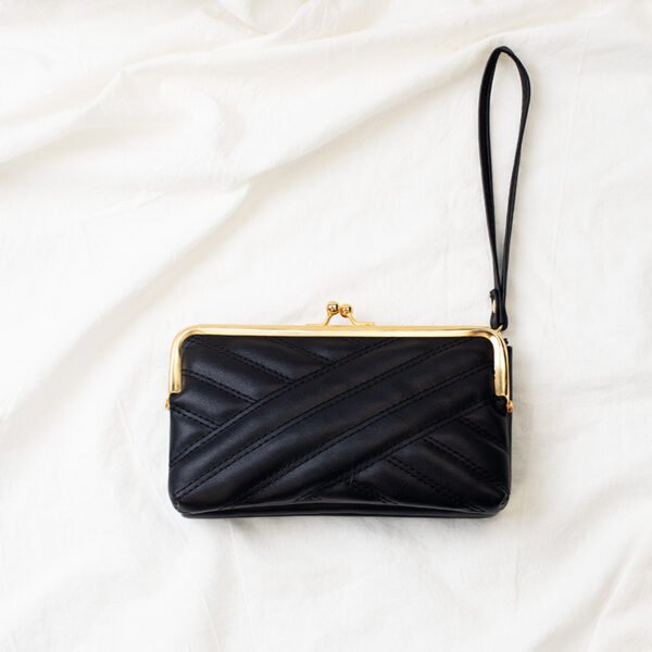 Clutch black